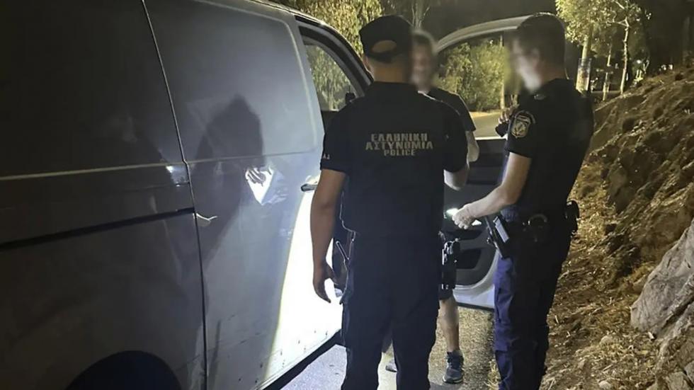 ΕΛ.ΑΣ: Έλεγχοι και STOP σε διανομείς χωρίς δίπλωμα σε Ίλιον-Πετρούπολη